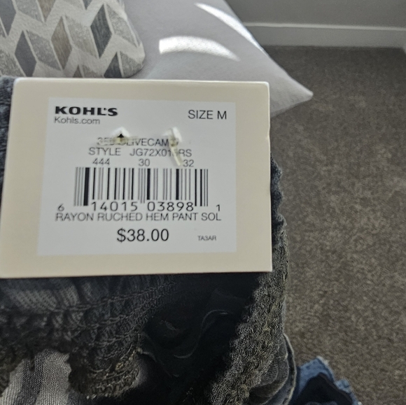 Camo print joggers, size medium. - Picture 5 of 5